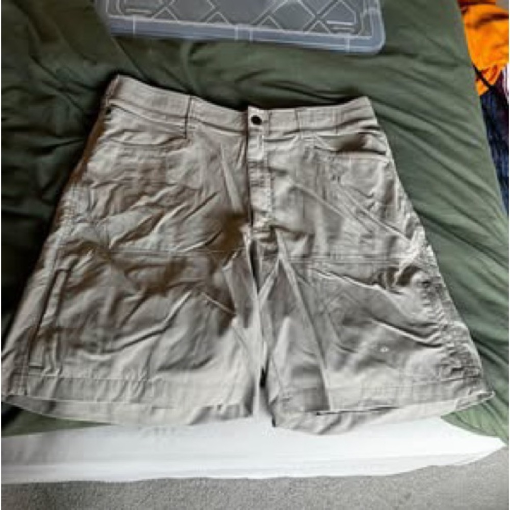 Men's Khaki Shorts